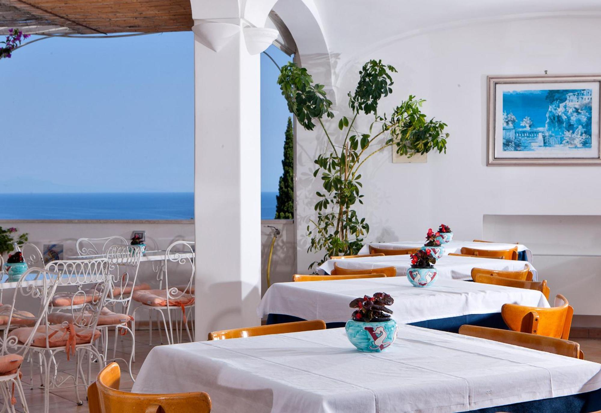 Hotel Vittoria Positano Bagian luar foto