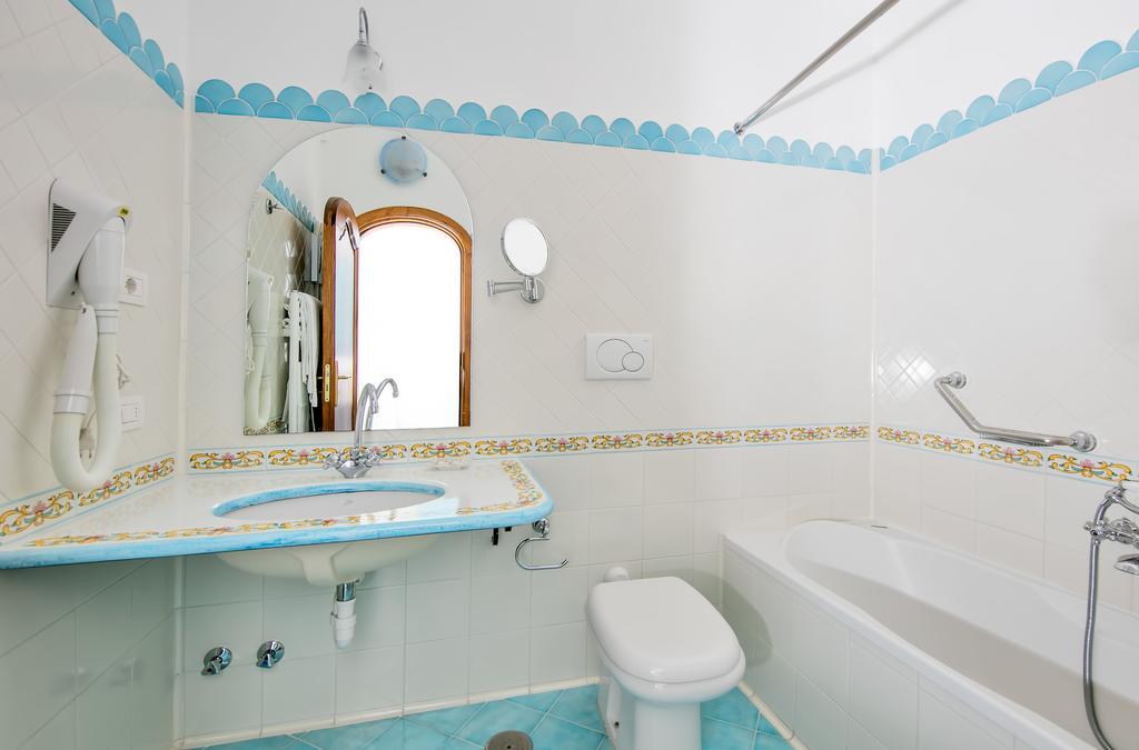 Hotel Vittoria Positano Bagian luar foto