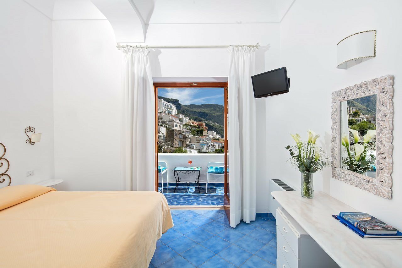 Hotel Vittoria Positano Bagian luar foto